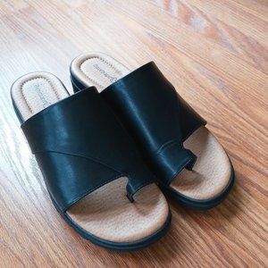 Bare Traps, Black Sandals, Womens